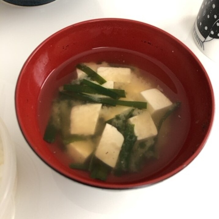 簡単！ニラと豆腐のお味噌汁♡栄養満点　節約